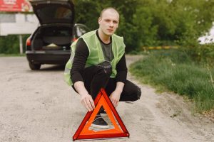 Come utilizzare il triangolo di emergenza in attesa del carroattrezzi a  Roma - Alfacar